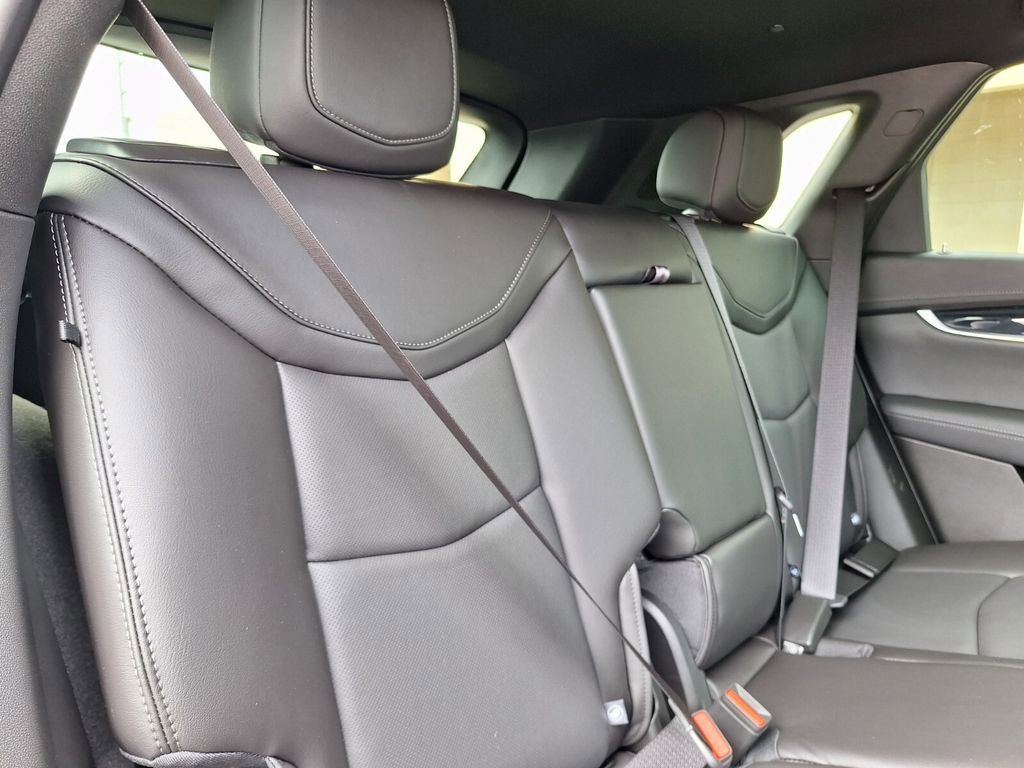 New 2026 Cadillac XT5 Luxury w/ LPO, ONYX Package FWD image 29