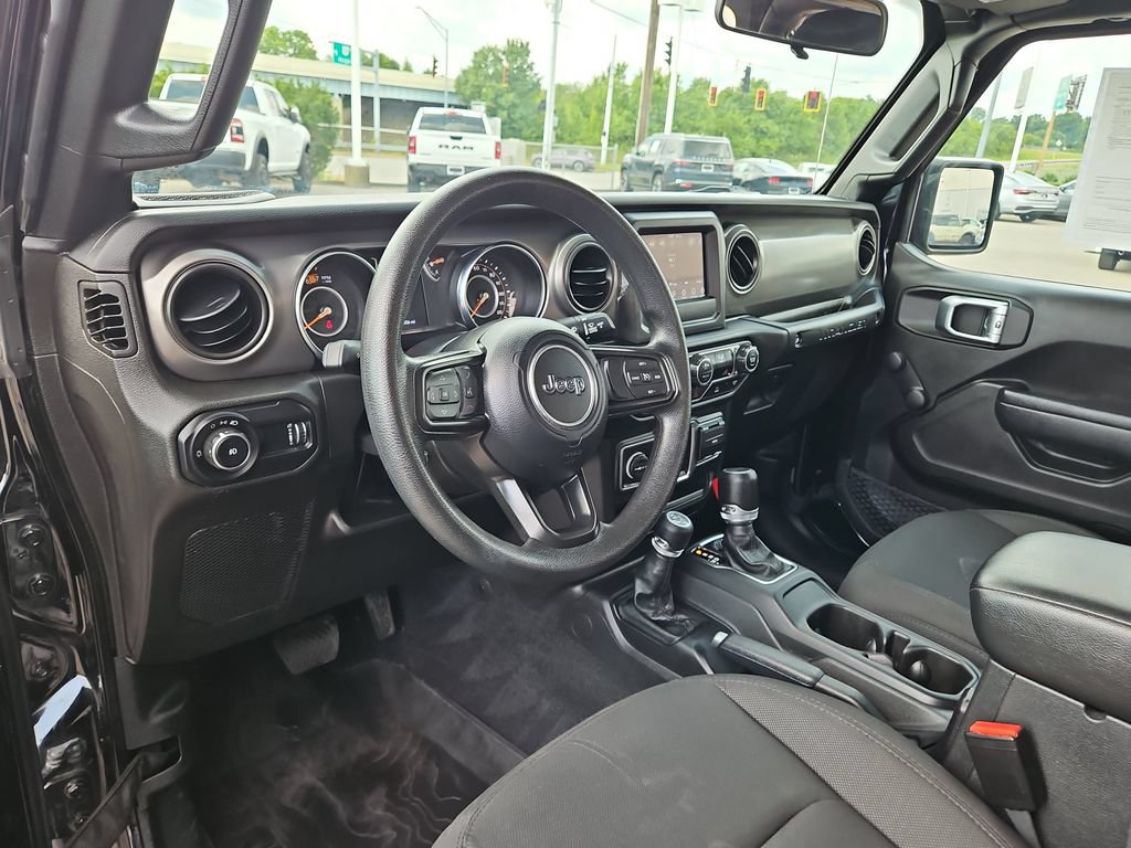 Used 2023 Jeep Wrangler Sport AWD/4WD image 8