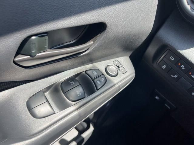 New 2025 Nissan Kicks Play S image 24