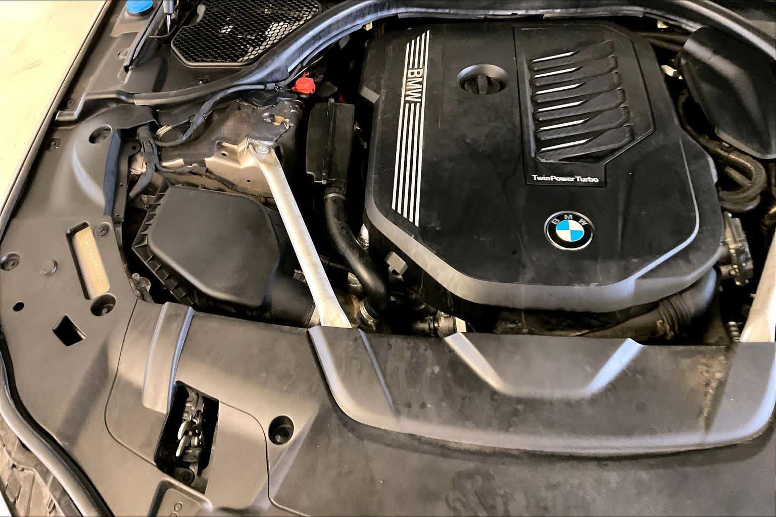Used 2022 BMW 740i w/ Luxury Rear Seating Package RWD image 28