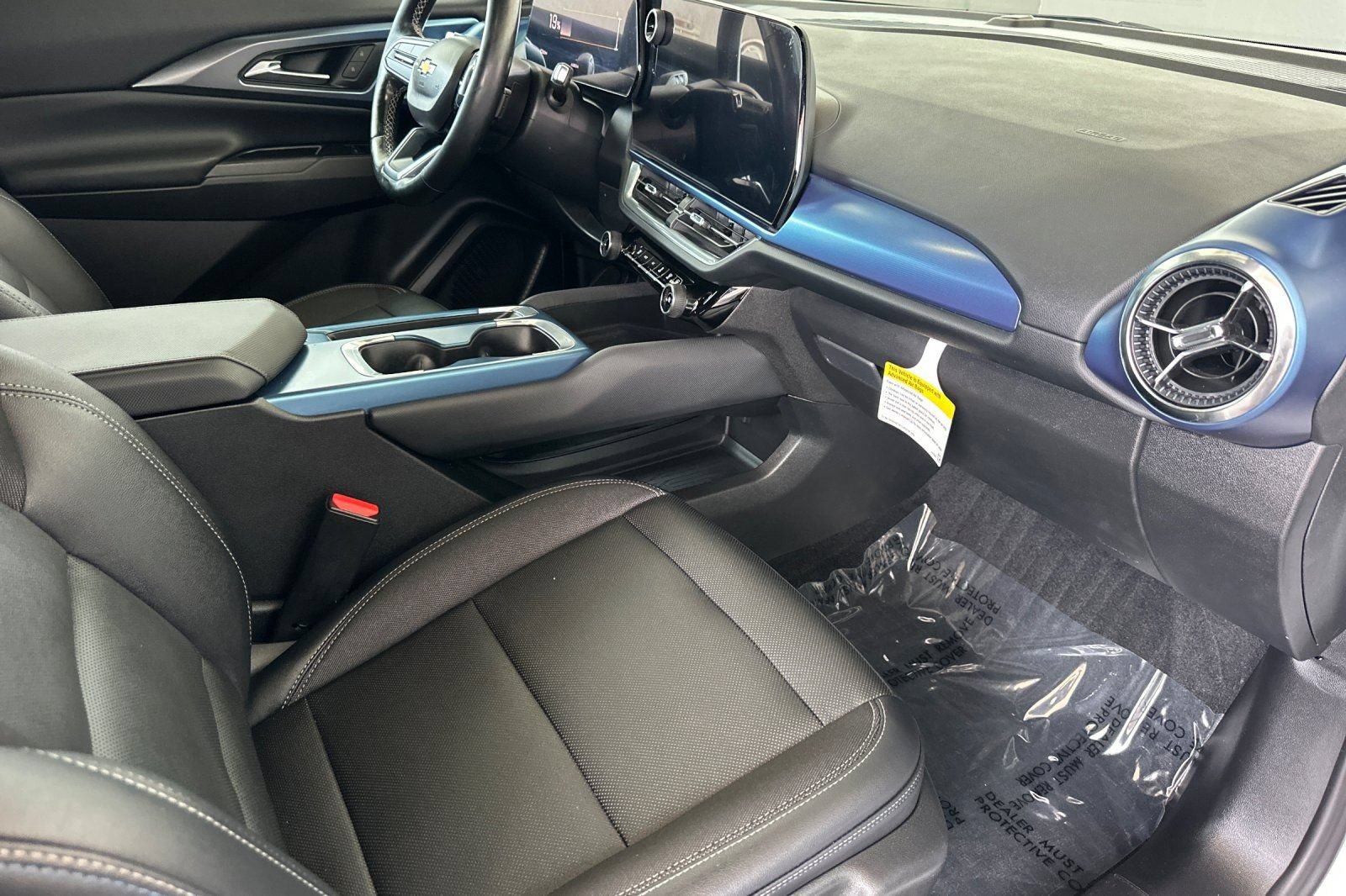 Certified 2024 Chevrolet Equinox EV LT w/ LPO, Trailering Package AWD/4WD image 20