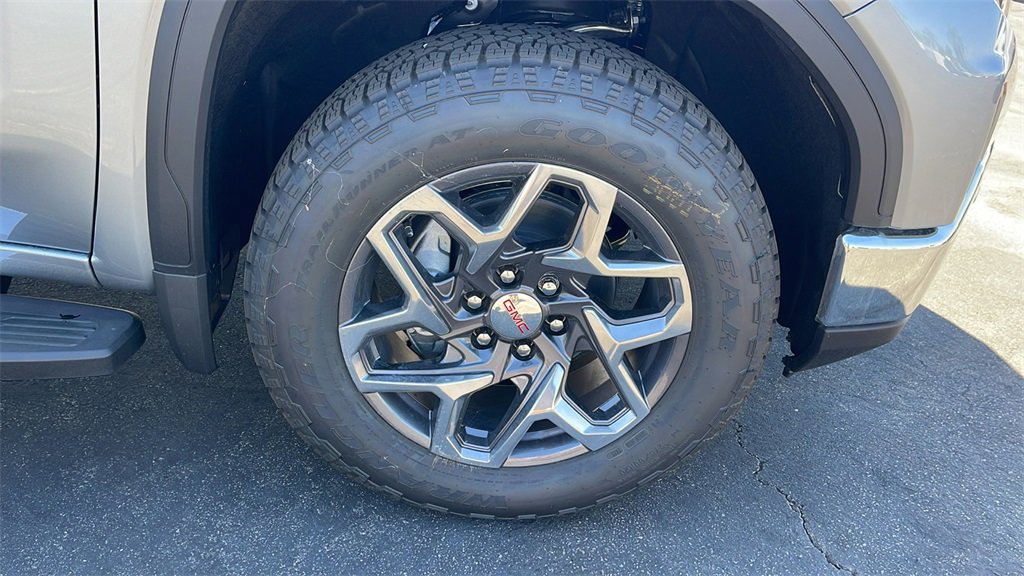 New 2026 GMC Sierra 1500 SLT w/ SLT Premium Plus Package image 9