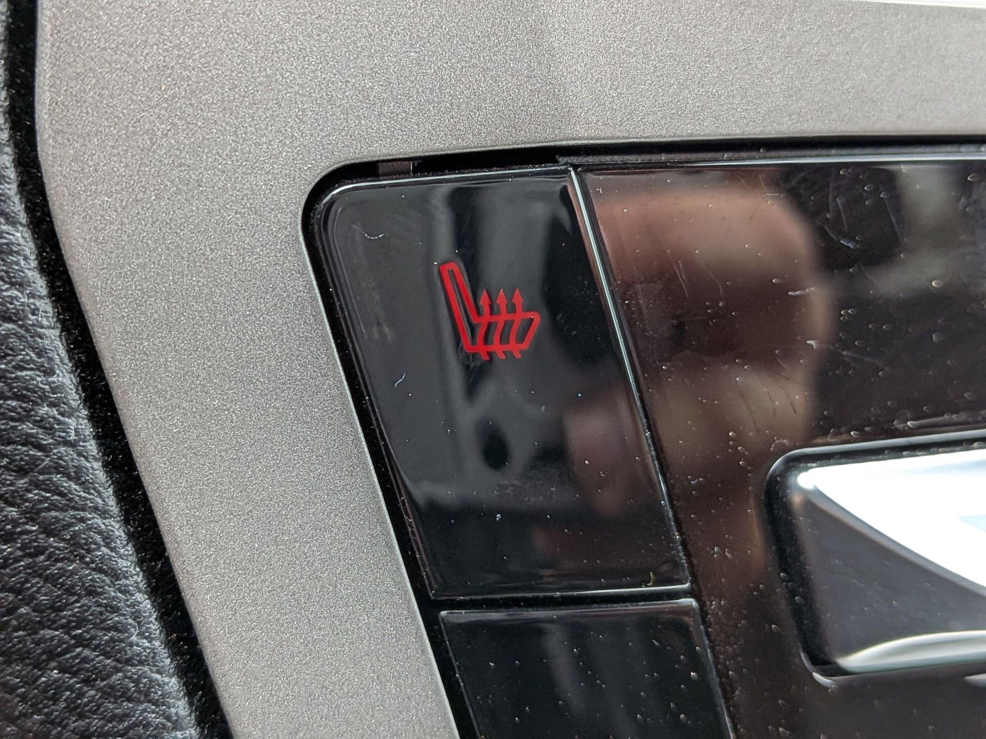 Used 2023 Ford Explorer XLT image 27