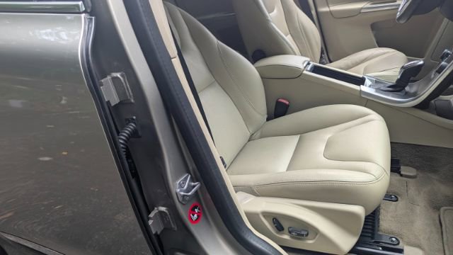 Used 2015 Volvo XC60 3.2 Platinum image 19