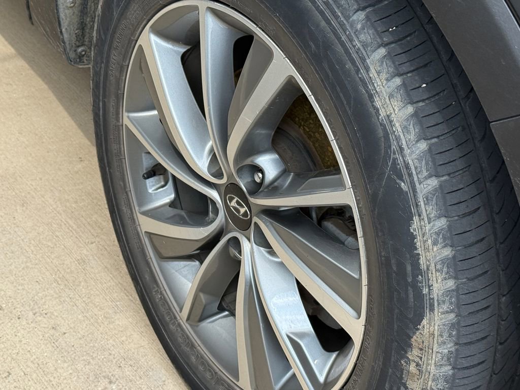 Used 2019 Hyundai Santa Fe Limited FWD image 5