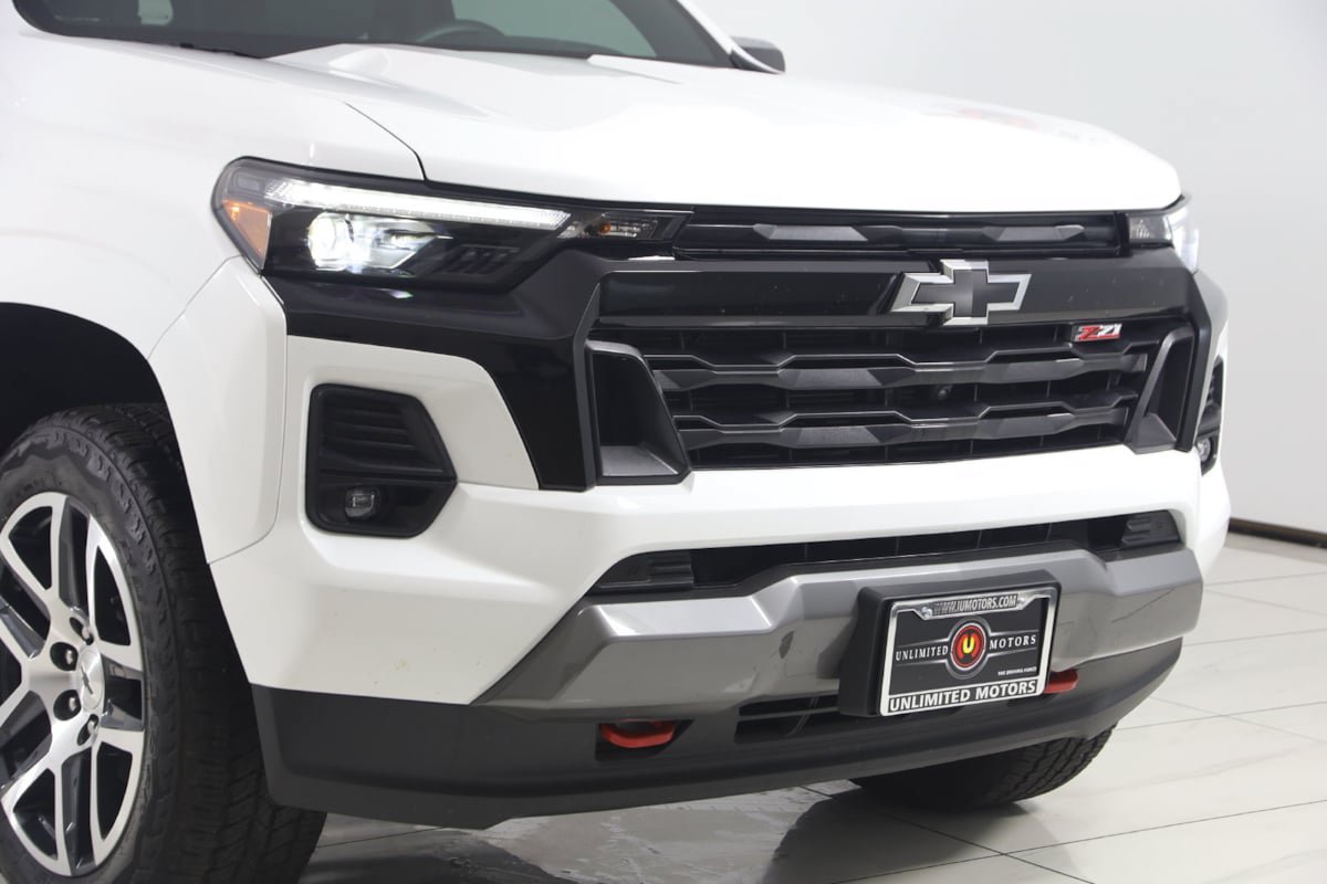 Used 2024 Chevrolet Colorado Z71 w/ Z71 Convenience Package 2 AWD/4WD image 35