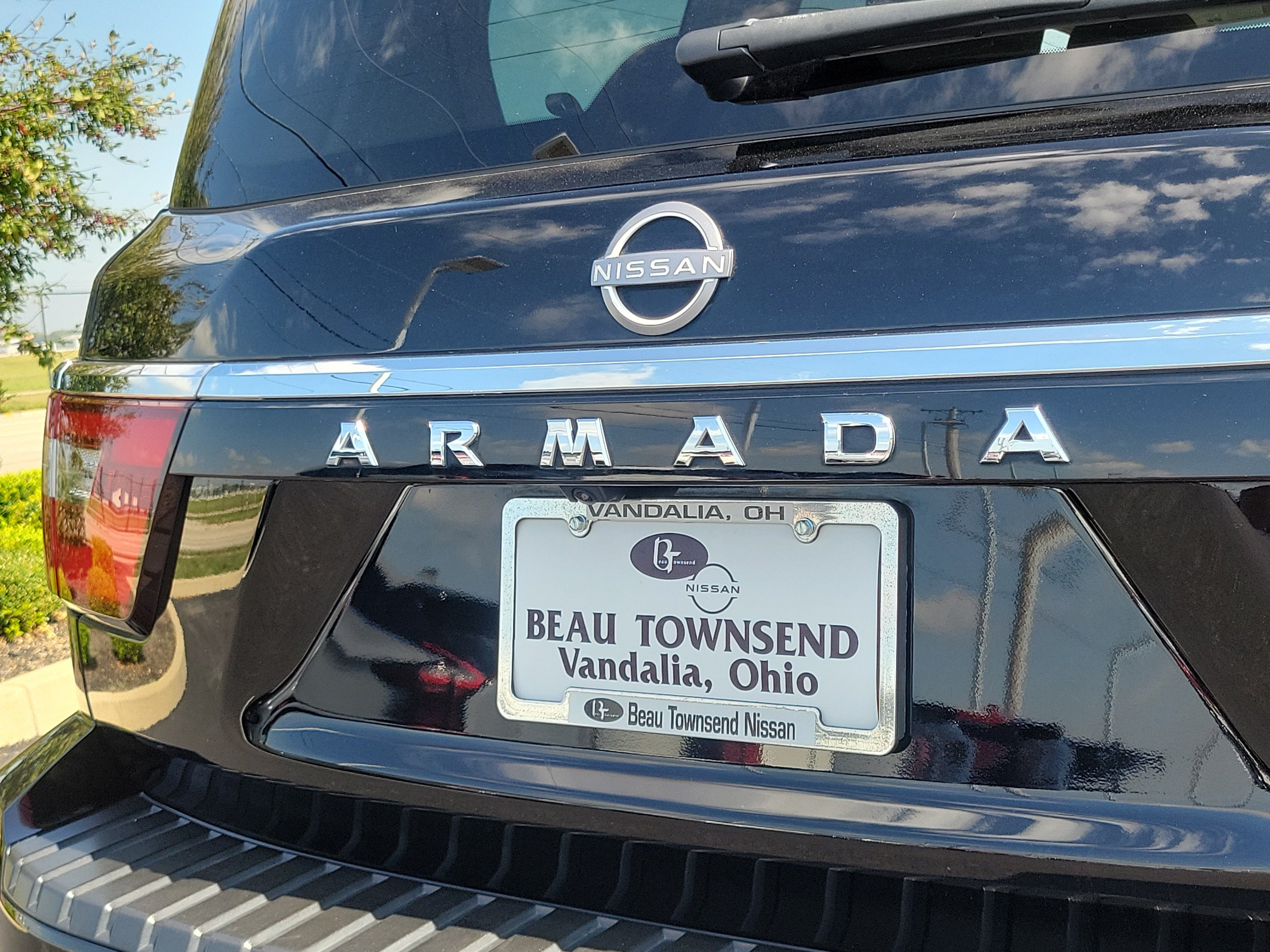 Certified 2023 Nissan Armada SL w/ Captain's Chairs Package AWD/4WD image 6