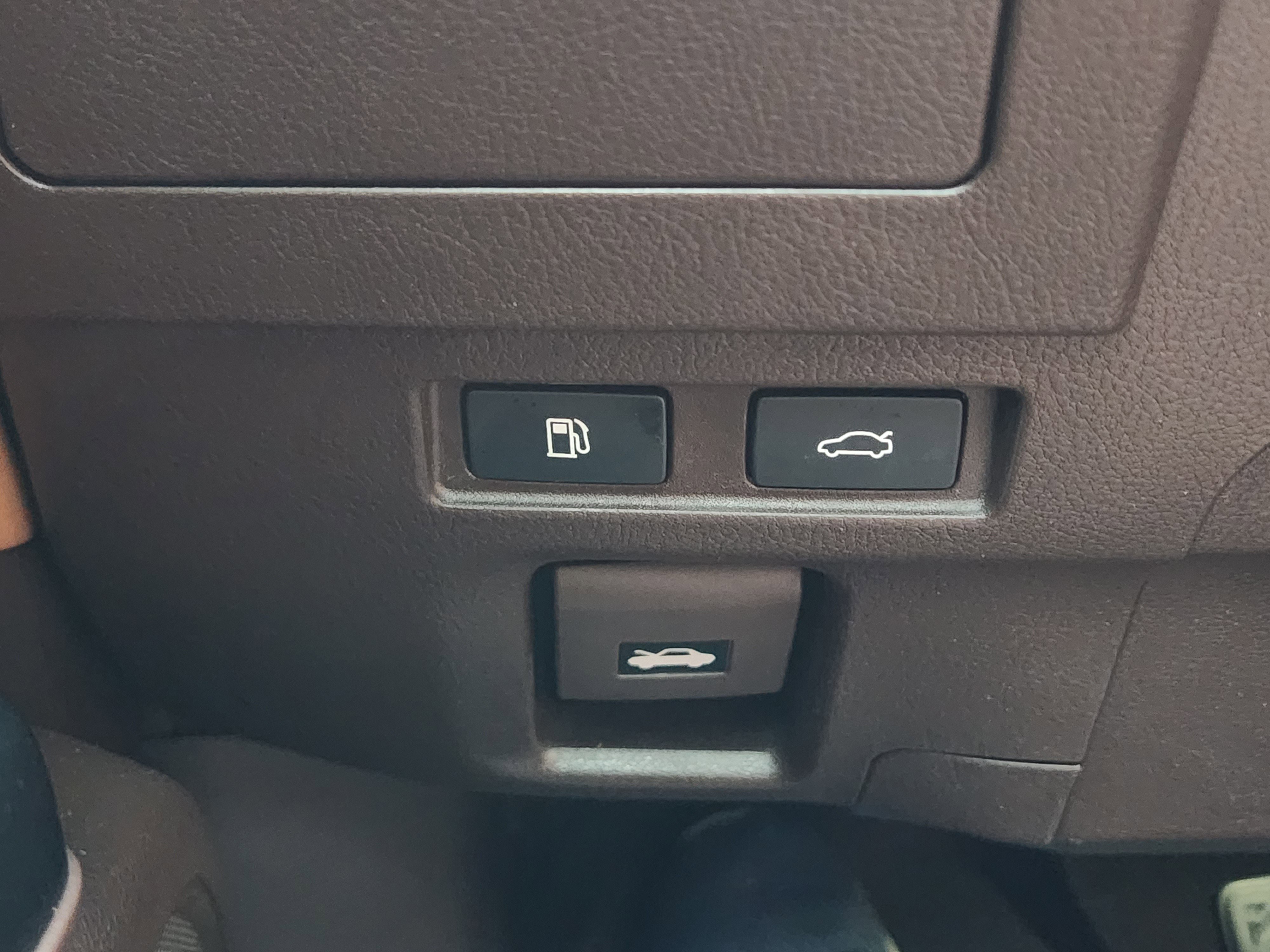 Used 2021 Lexus ES 300h w/ Premium Package image 28