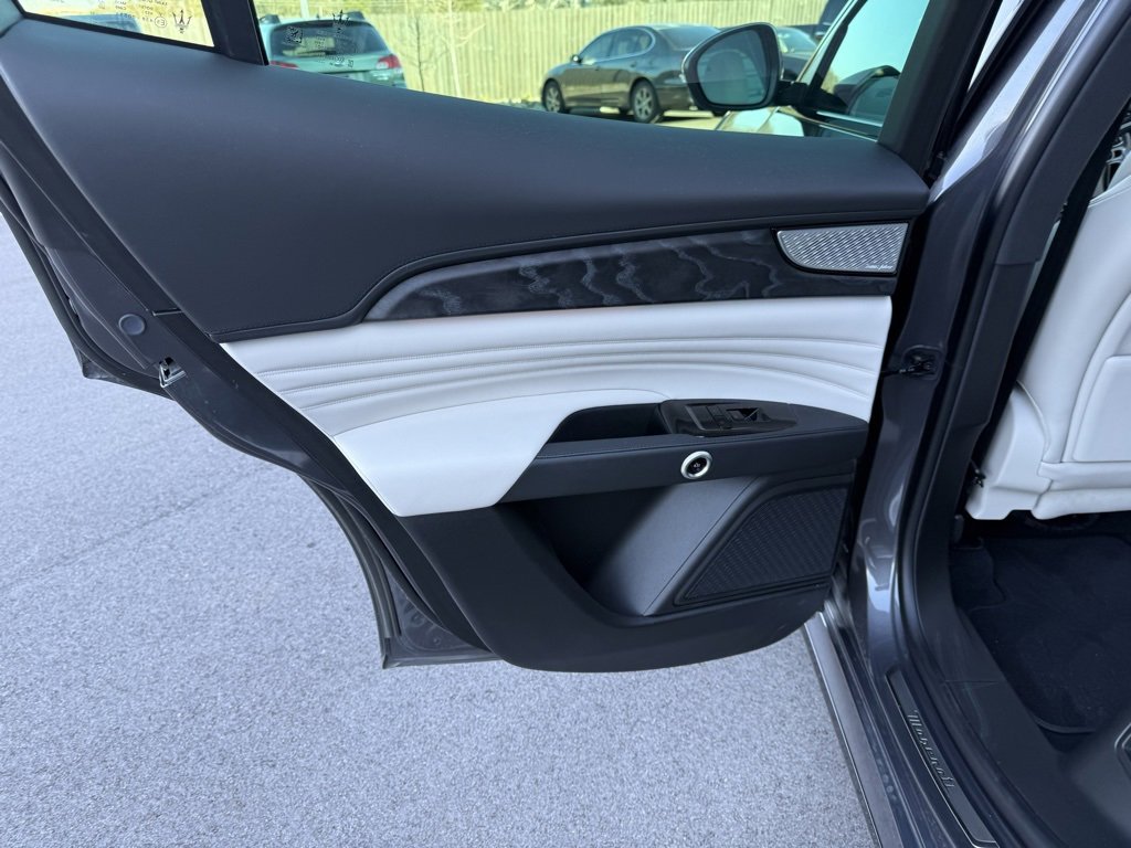 Used 2023 Maserati Grecale Modena image 21