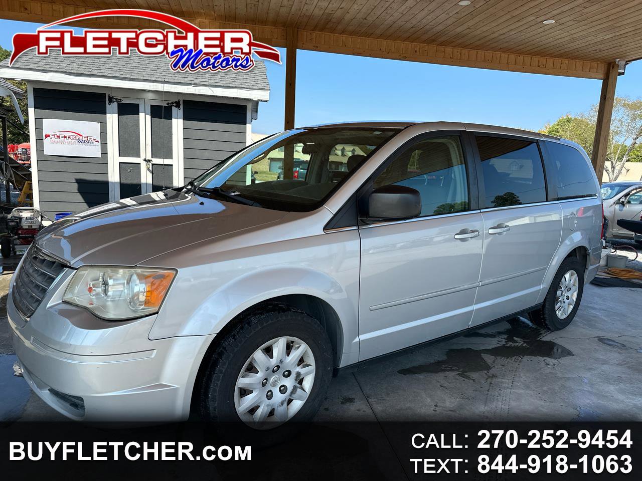 Used 2009 Chrysler Town & Country LX w/ PWR Convenience Group image 1