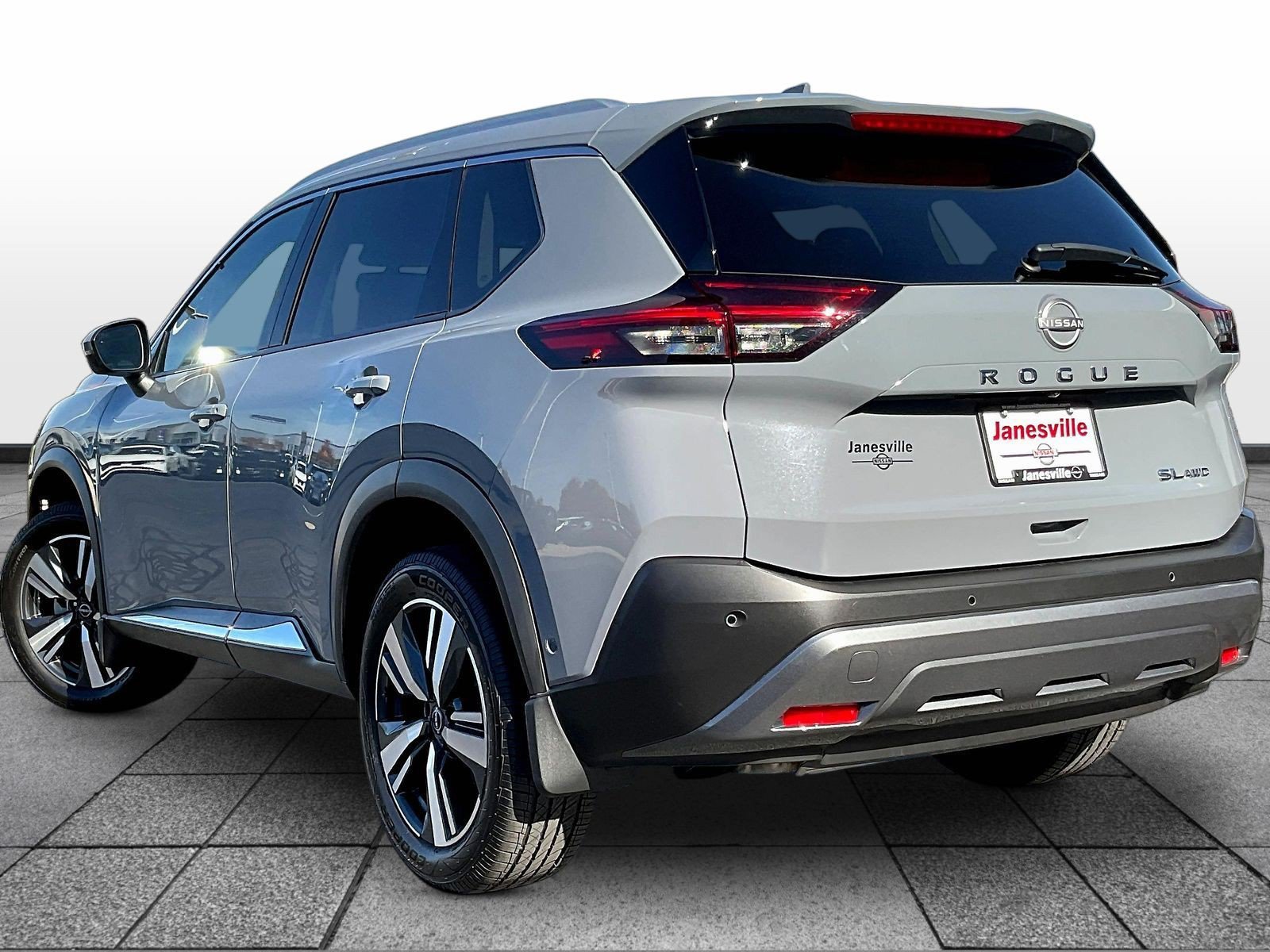 Certified 2023 Nissan Rogue SL w/ SL Premium Package AWD/4WD image 5