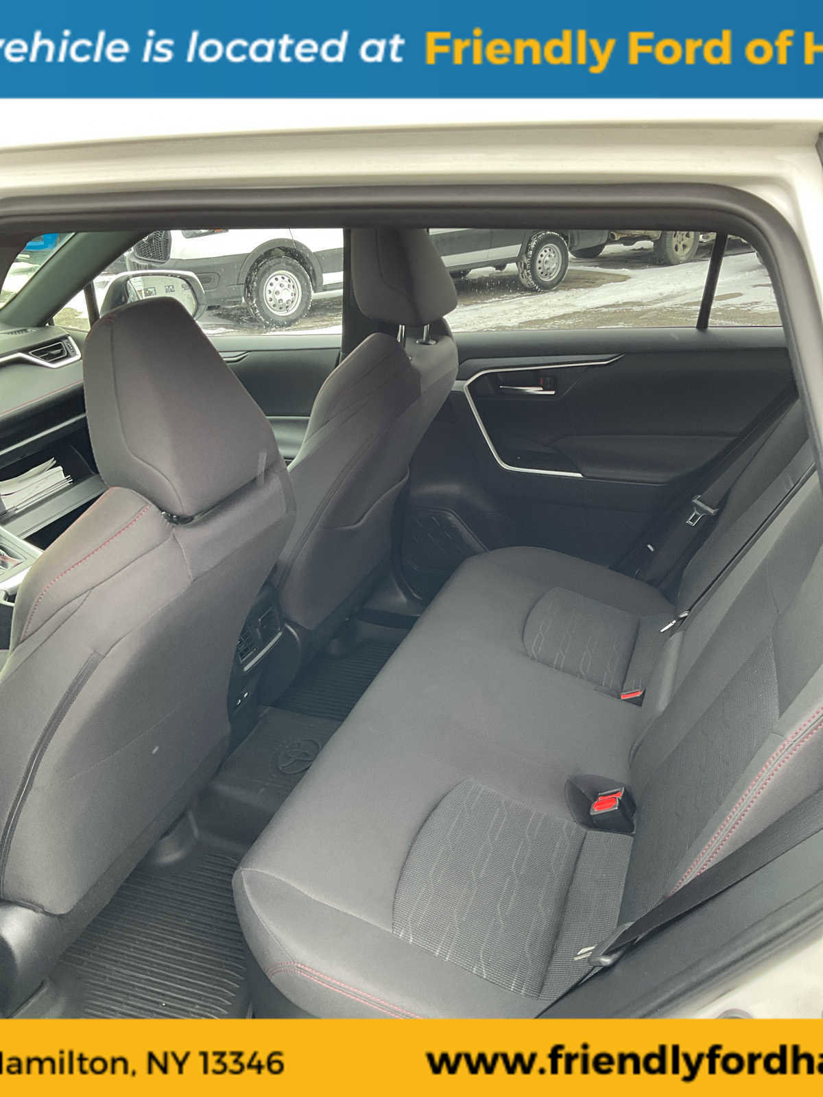 Used 2024 Toyota RAV4 SE w/ Weather & Moonroof Package image 31