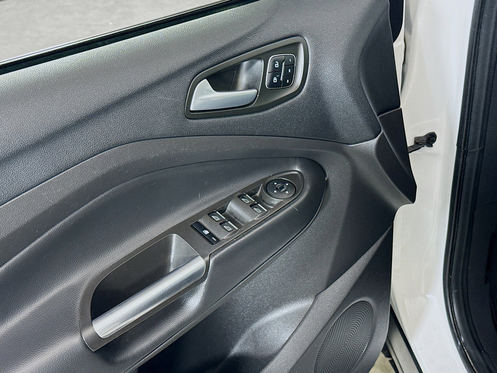 Used 2018 Ford Escape Titanium image 19