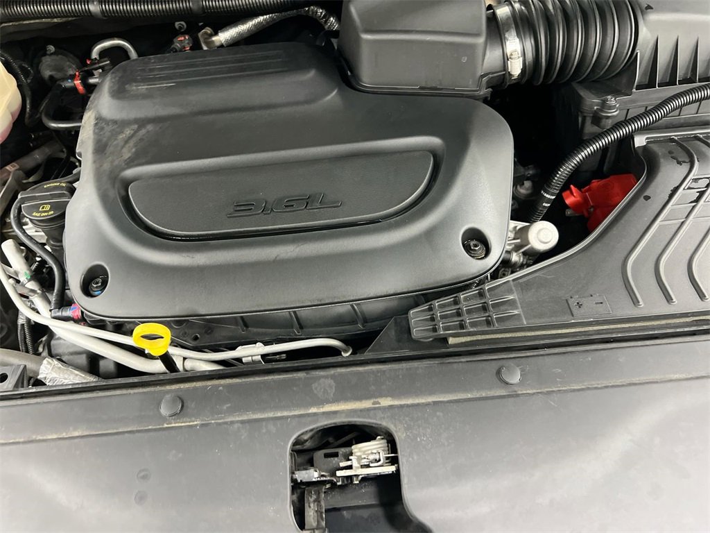 Used 2024 Chrysler Pacifica Touring-L image 24