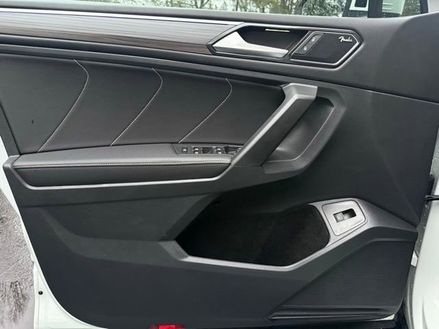 Used 2022 Volkswagen Tiguan SEL R-Line image 22