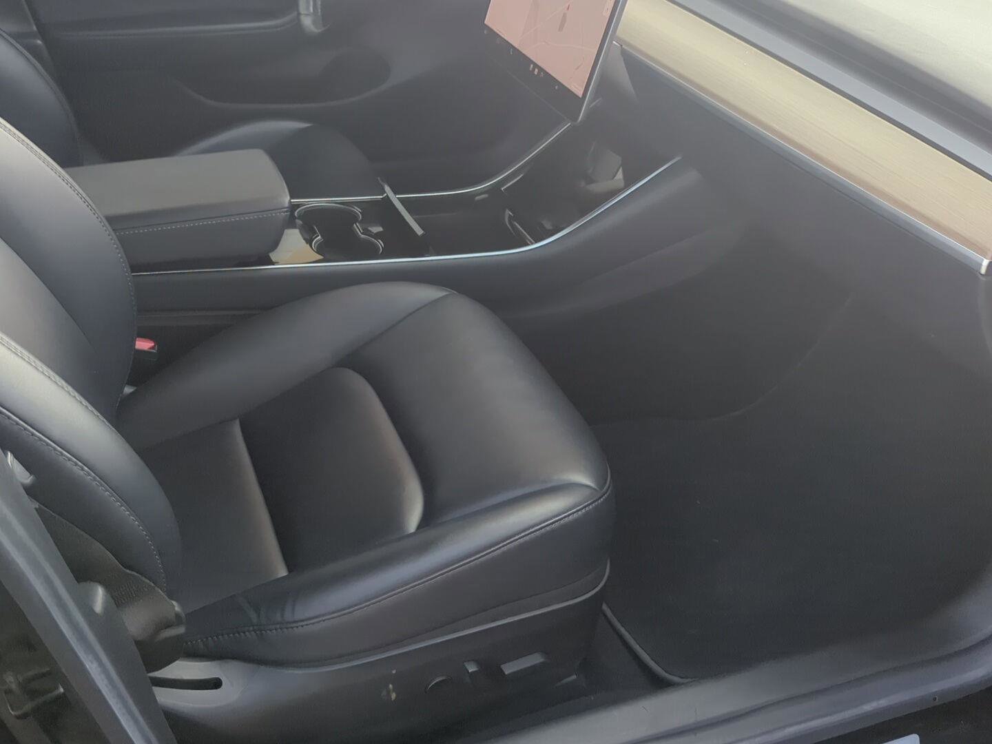 Used 2018 Tesla Model 3 Performance image 22