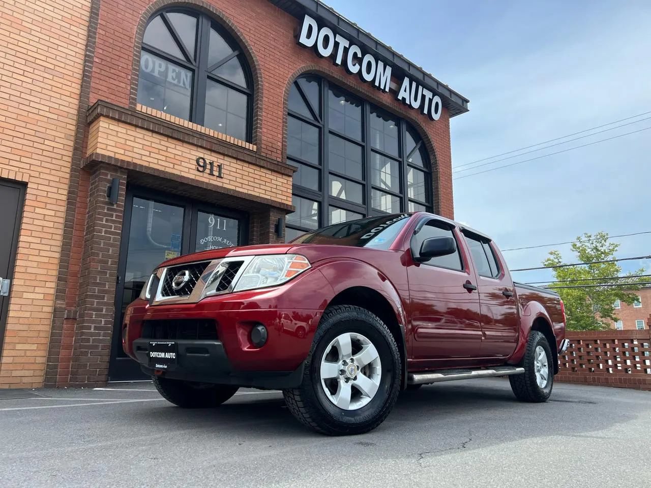 Used 2013 Nissan Frontier SV AWD/4WD image 3