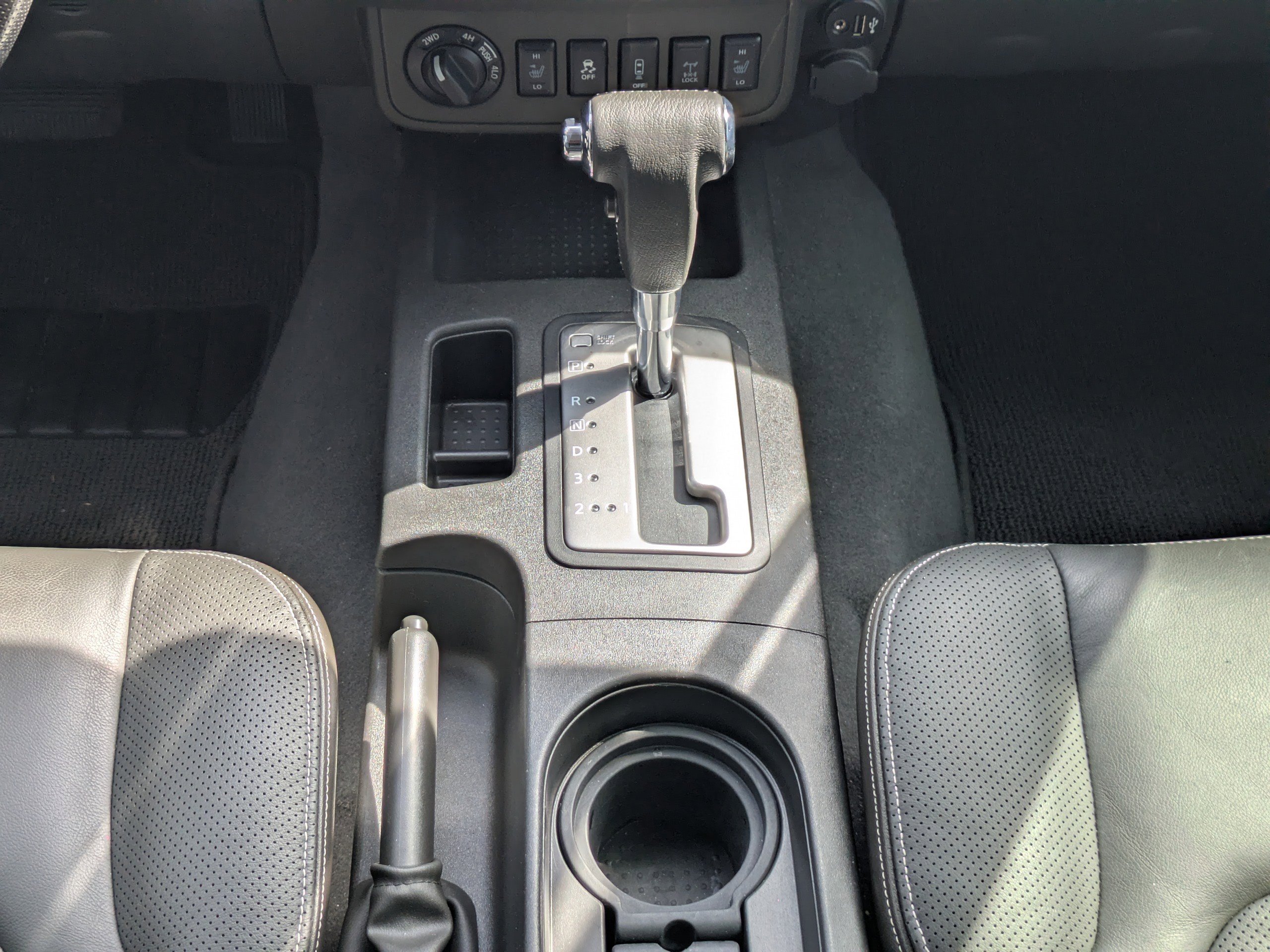 Used 2019 Nissan Frontier PRO-4X w/ Pro-4x Luxury Package image 19