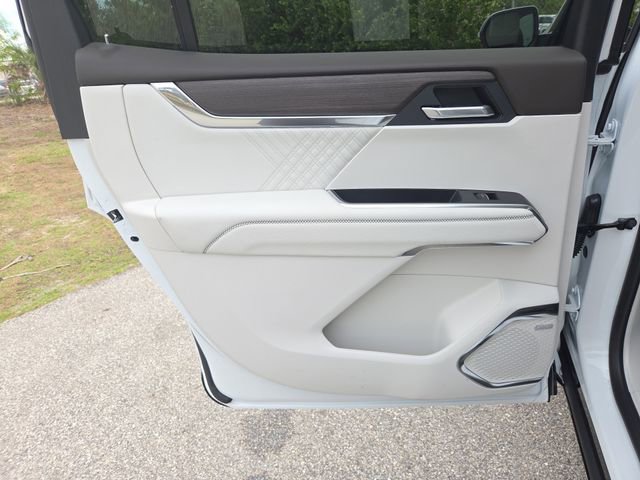New 2026 GMC Acadia Denali w/ Super Cruise Package FWD image 11
