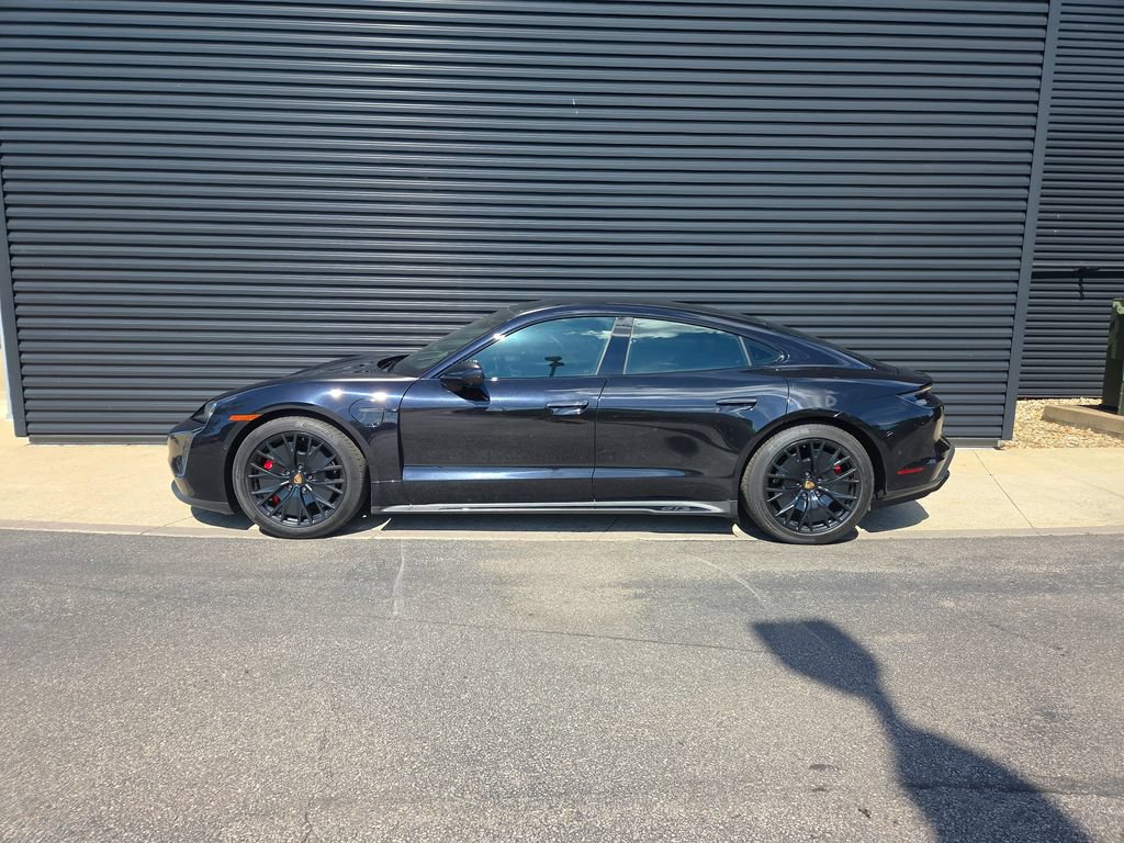 Certified 2022 Porsche Taycan GTS AWD/4WD image 2
