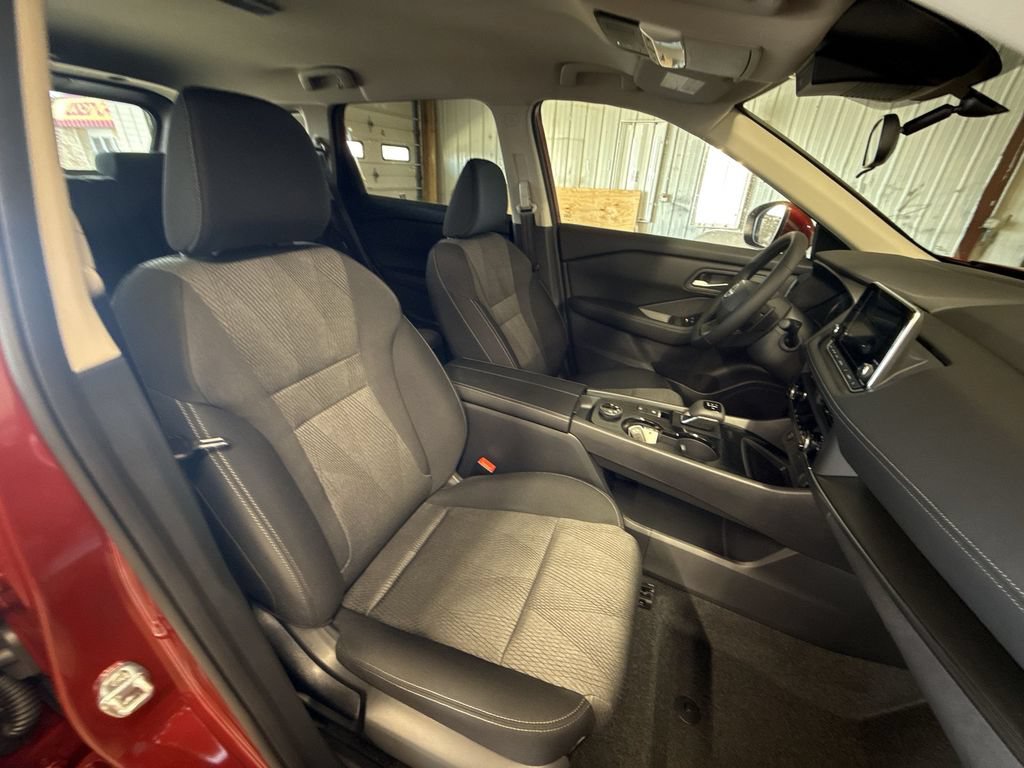 New 2026 Nissan Rogue SV w/ Cold Weather Package AWD/4WD image 24