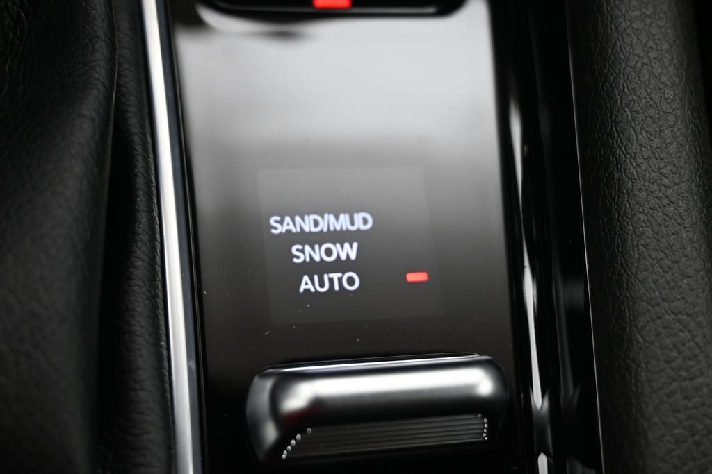 New 2026 Jeep Compass Latitude AWD/4WD image 16