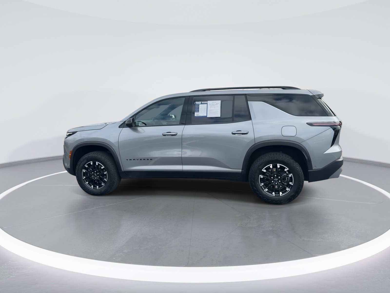 Used 2024 Chevrolet Traverse Z71 w/ Enhanced Driving Package image 6