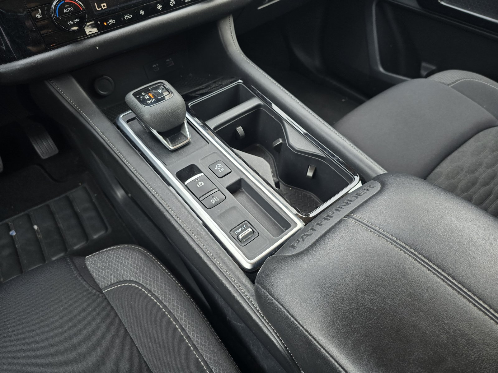 Certified 2025 Nissan Pathfinder SV FWD image 17
