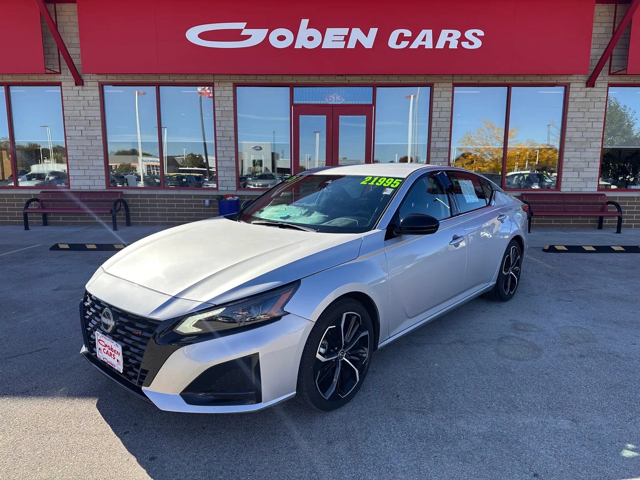Used 2025 Nissan Altima 2.5 SR FWD image 1