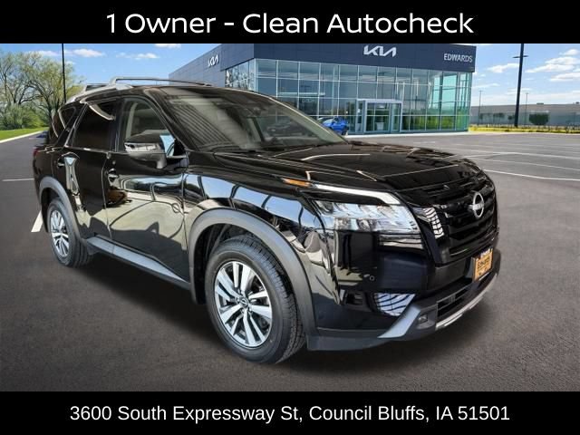 Used 2023 Nissan Pathfinder SL w/ Black Appearance Package AWD/4WD image 2