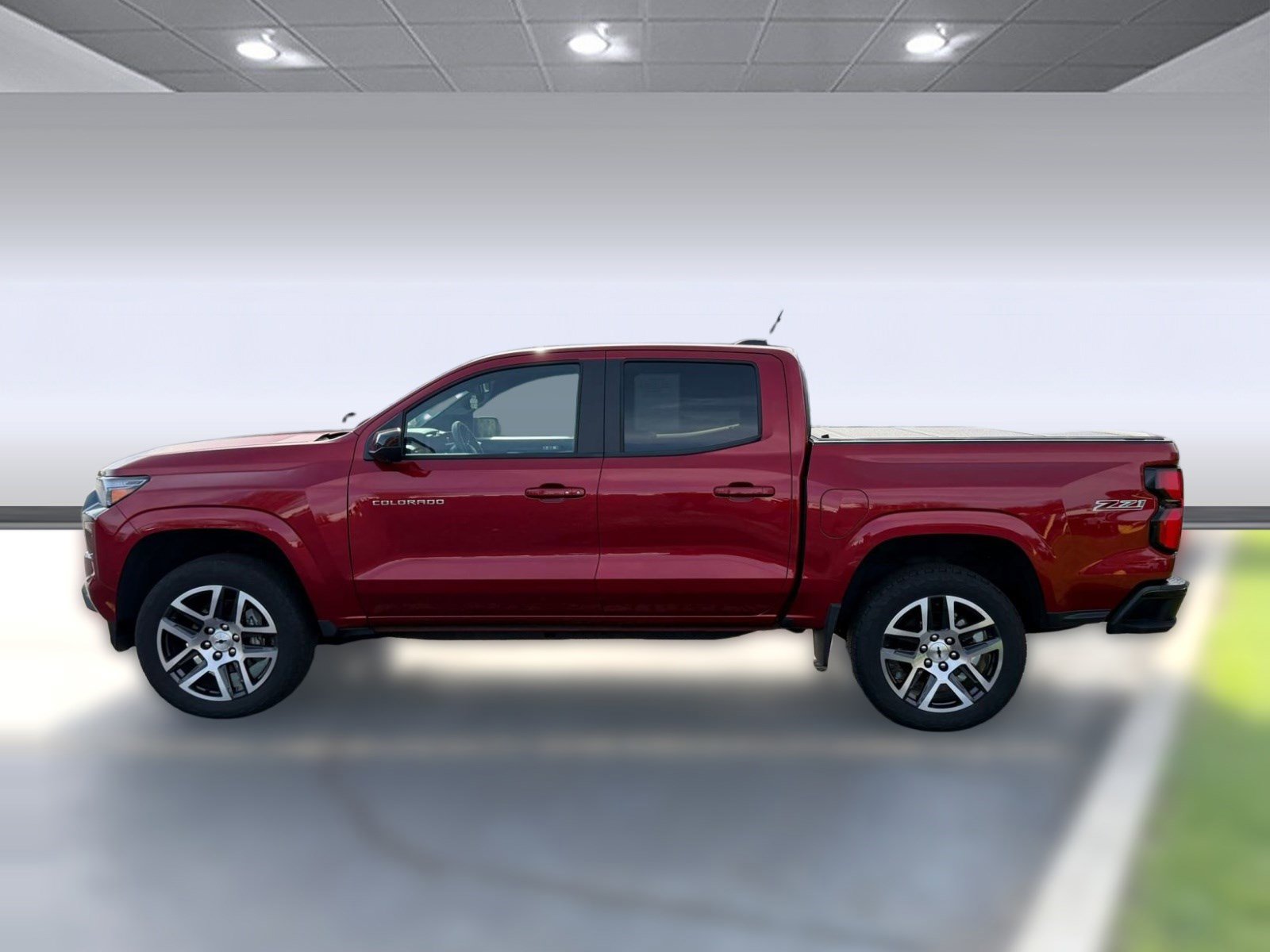 Used 2023 Chevrolet Colorado Z71 w/ Z71 Convenience Package 2 image 2