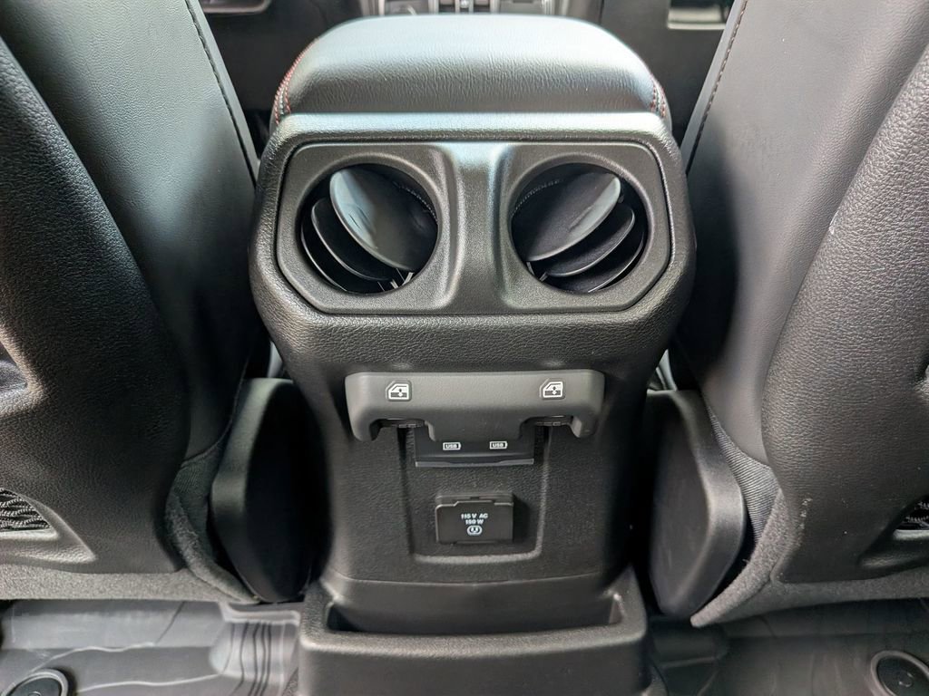 Used 2025 Jeep Wrangler Unlimited Rubicon image 26