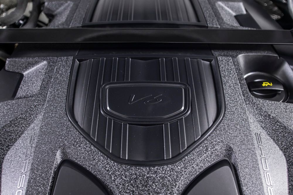 Used 2025 Porsche Panamera image 45