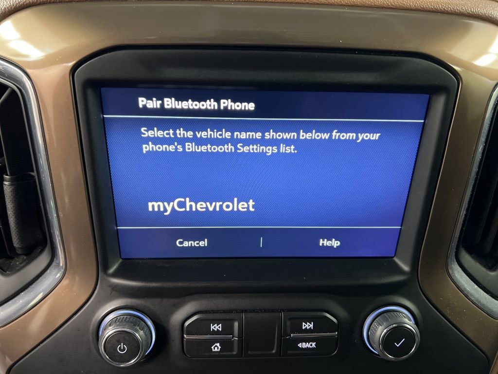 Used 2022 Chevrolet Silverado 1500 High Country w/ Technology Package image 12