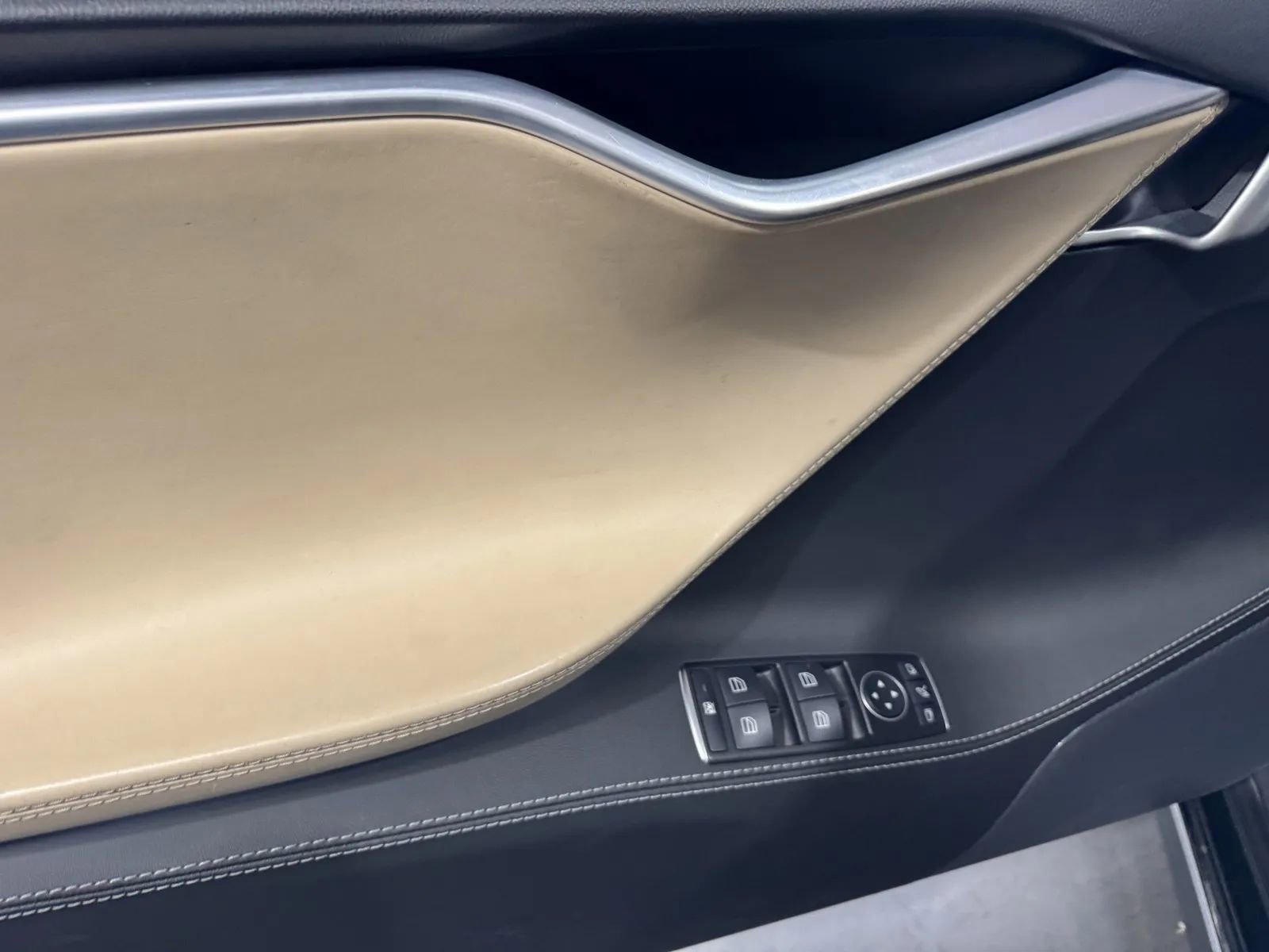 Used 2014 Tesla Model S 85 image 12