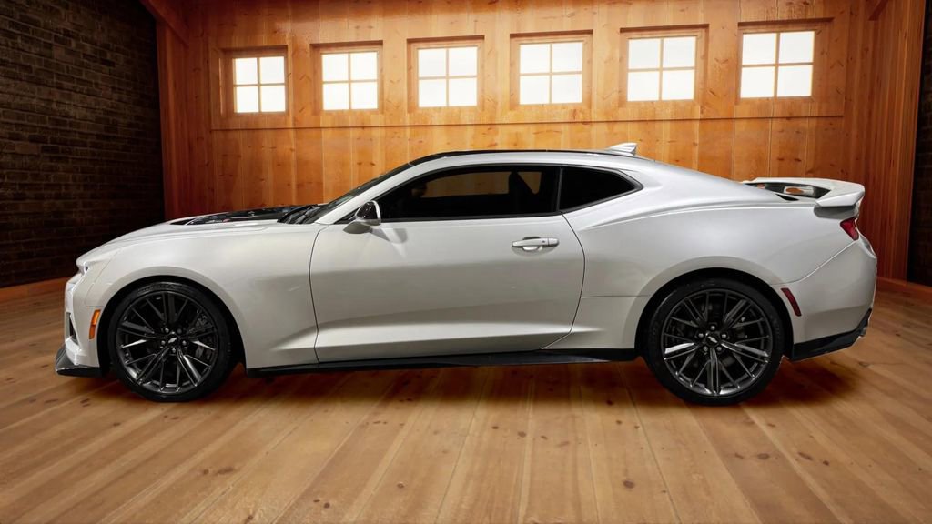 Used 2018 Chevrolet Camaro ZL1 RWD image 16