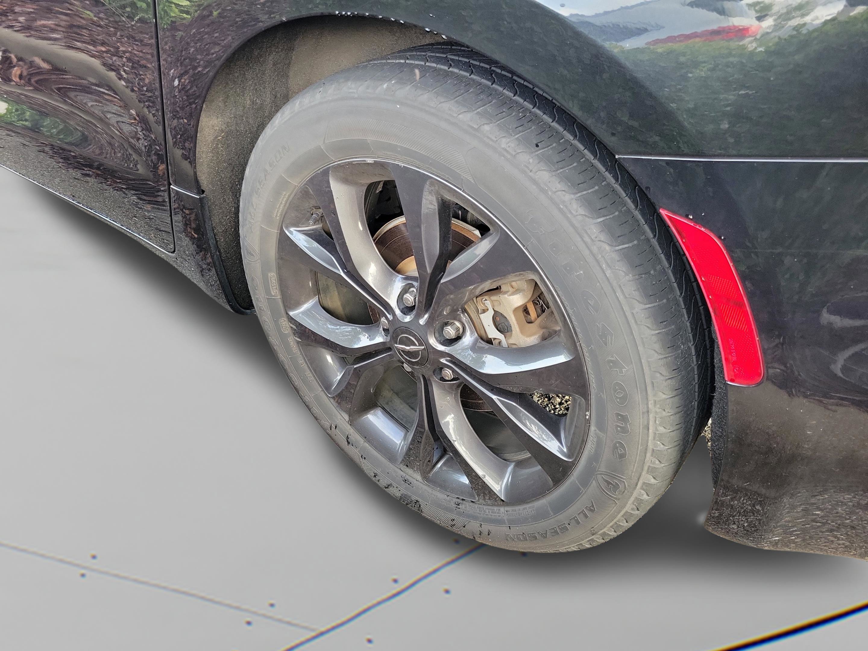 Used 2019 Chrysler Pacifica Limited w/ S Appearance Package FWD image 26