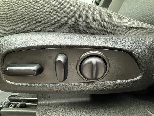 Used 2022 GMC Acadia SLE w/ Driver Convenience Package image 15