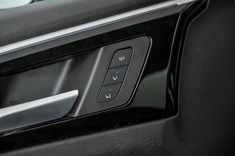 Used 2023 Mitsubishi Outlander SEL AWD/4WD image 46