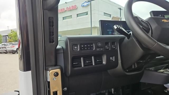 New 2025 Chevrolet Brightdrop 400 w/ Power Door Package AWD/4WD image 22