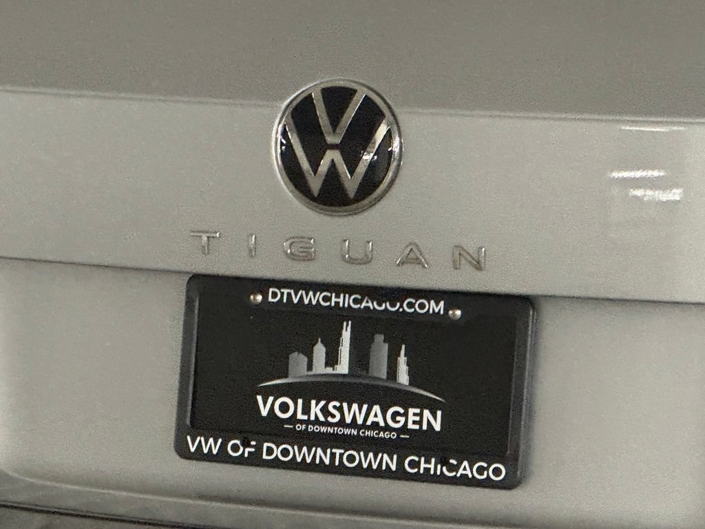 Used 2023 Volkswagen Tiguan SE R-Line FWD image 34