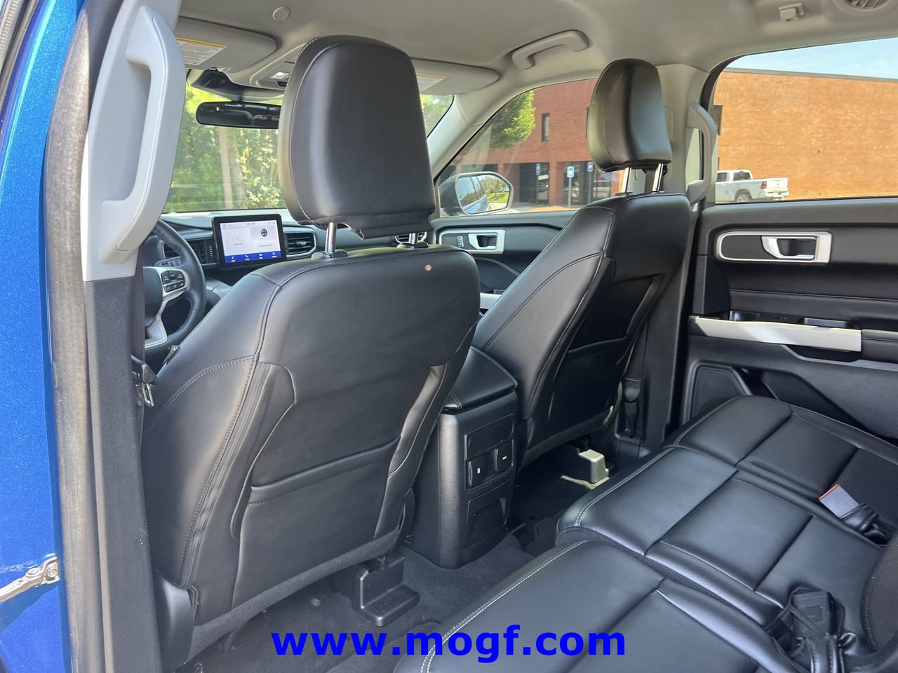Certified 2023 Ford Explorer XLT w/ Equipment Group 202A RWD image 18
