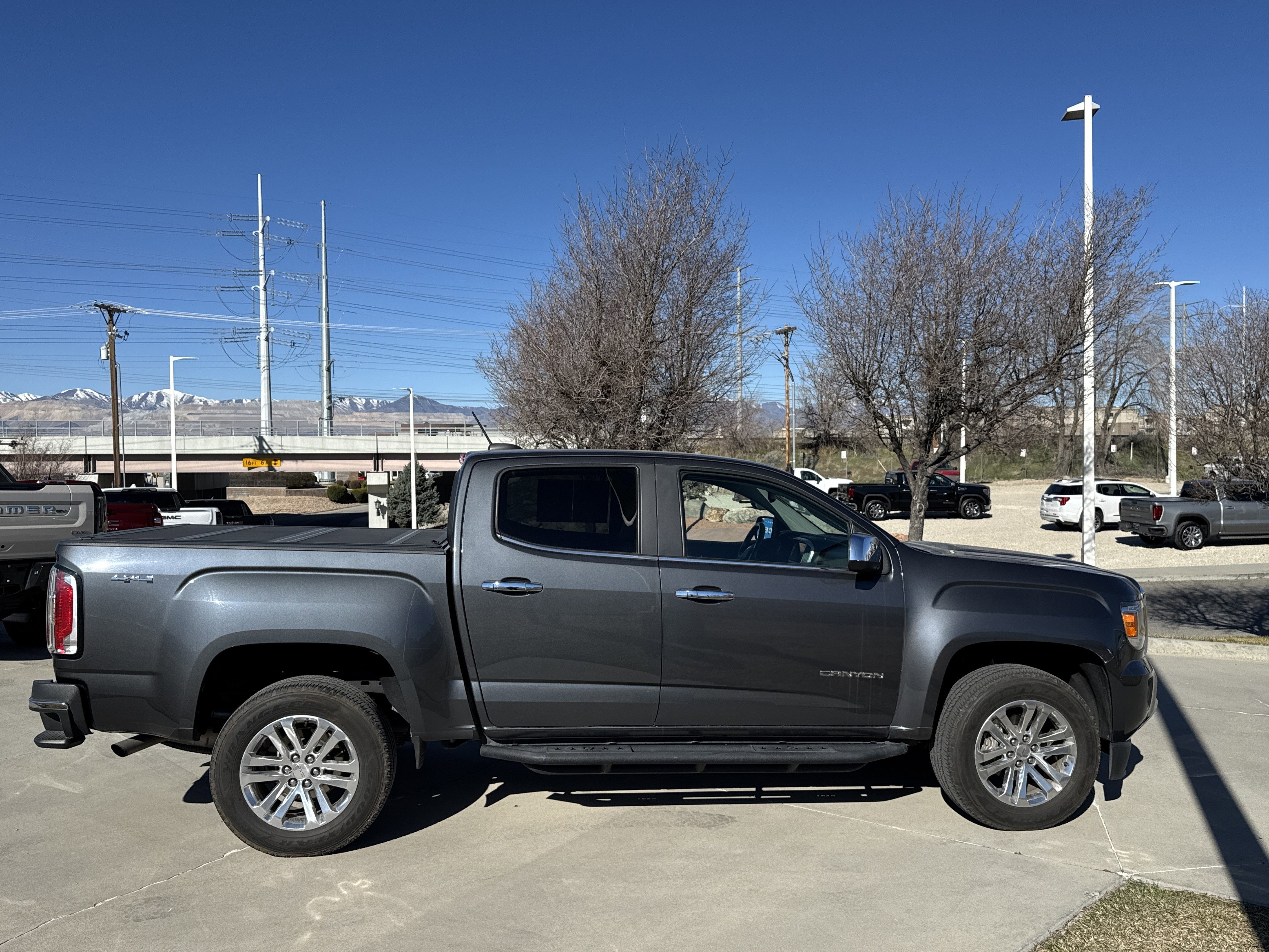 Used 2017 GMC Canyon SLT w/ Driver Alert Package image 6