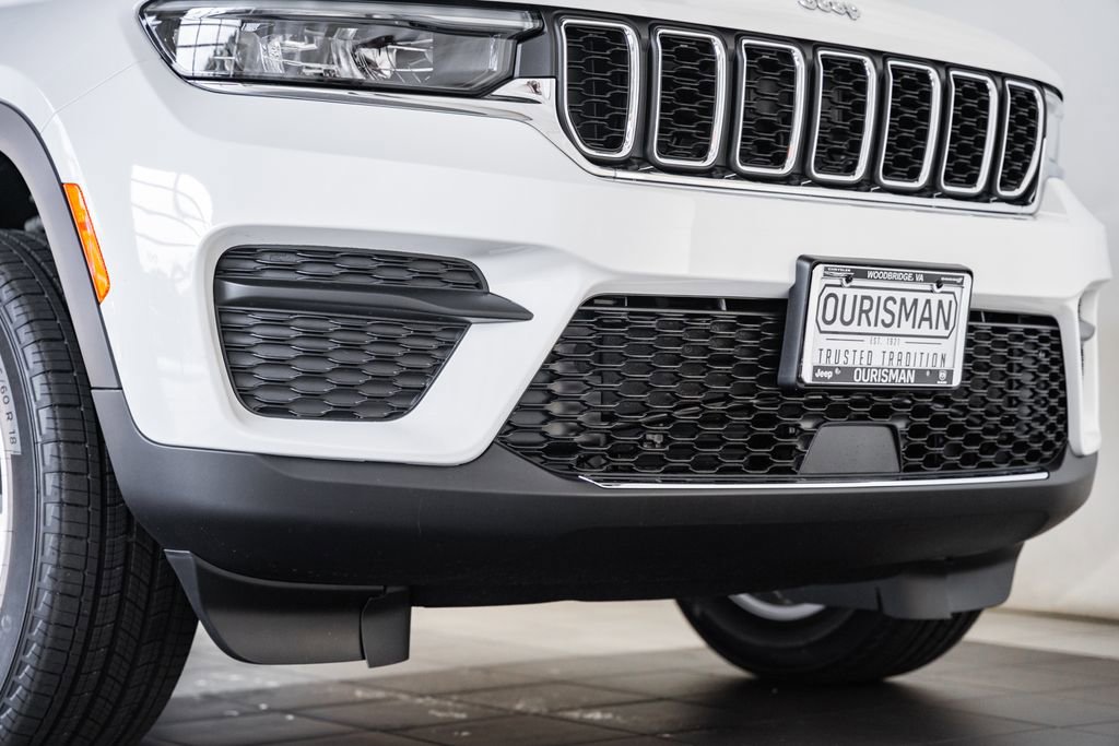 New 2025 Jeep Grand Cherokee Laredo X w/ Luxury Tech Group I image 14