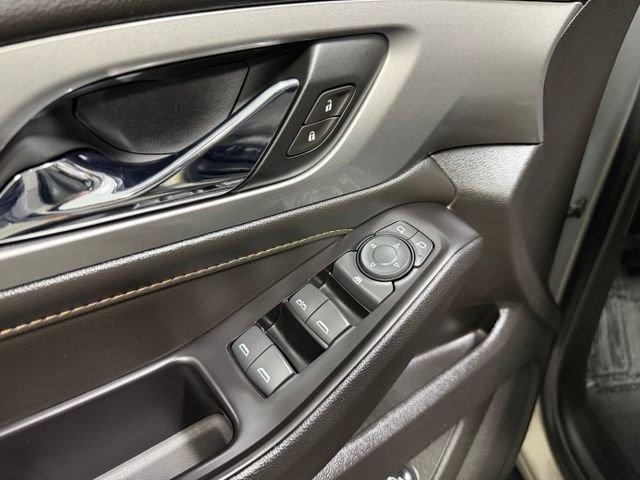 Used 2019 Chevrolet Traverse LT w/ LPO, Floor Liner Package AWD/4WD image 20