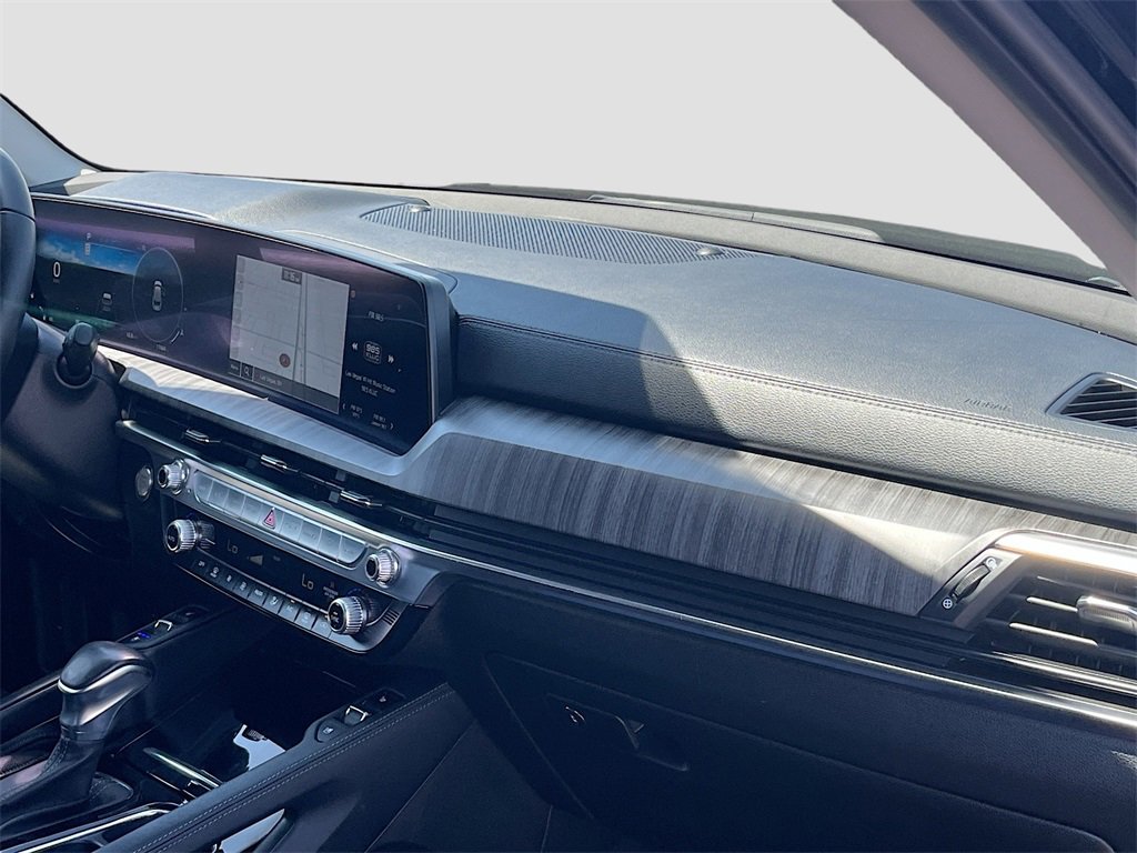 Used 2024 Kia Telluride SX w/ Towing Package image 32