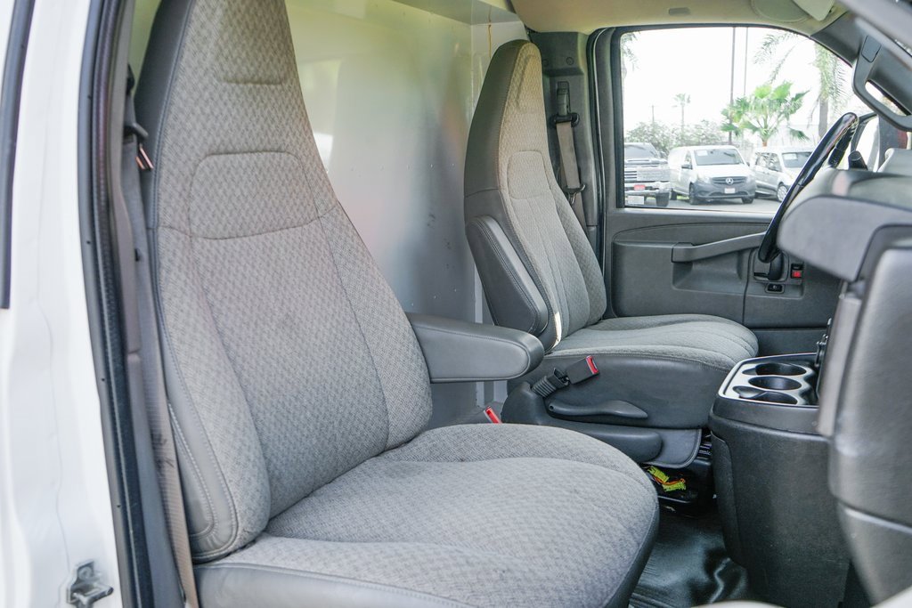 Used 2021 Chevrolet Express 3500 w/ Power Convenience Package image 30