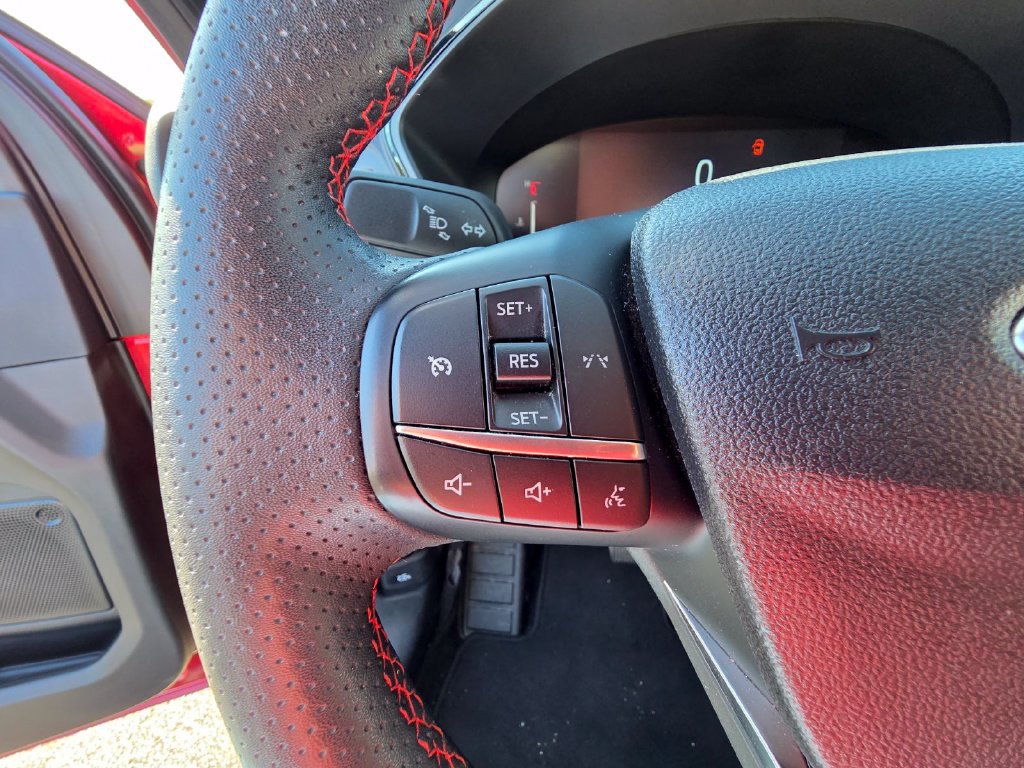 Used 2025 Ford Escape ST-Line Select AWD/4WD image 18