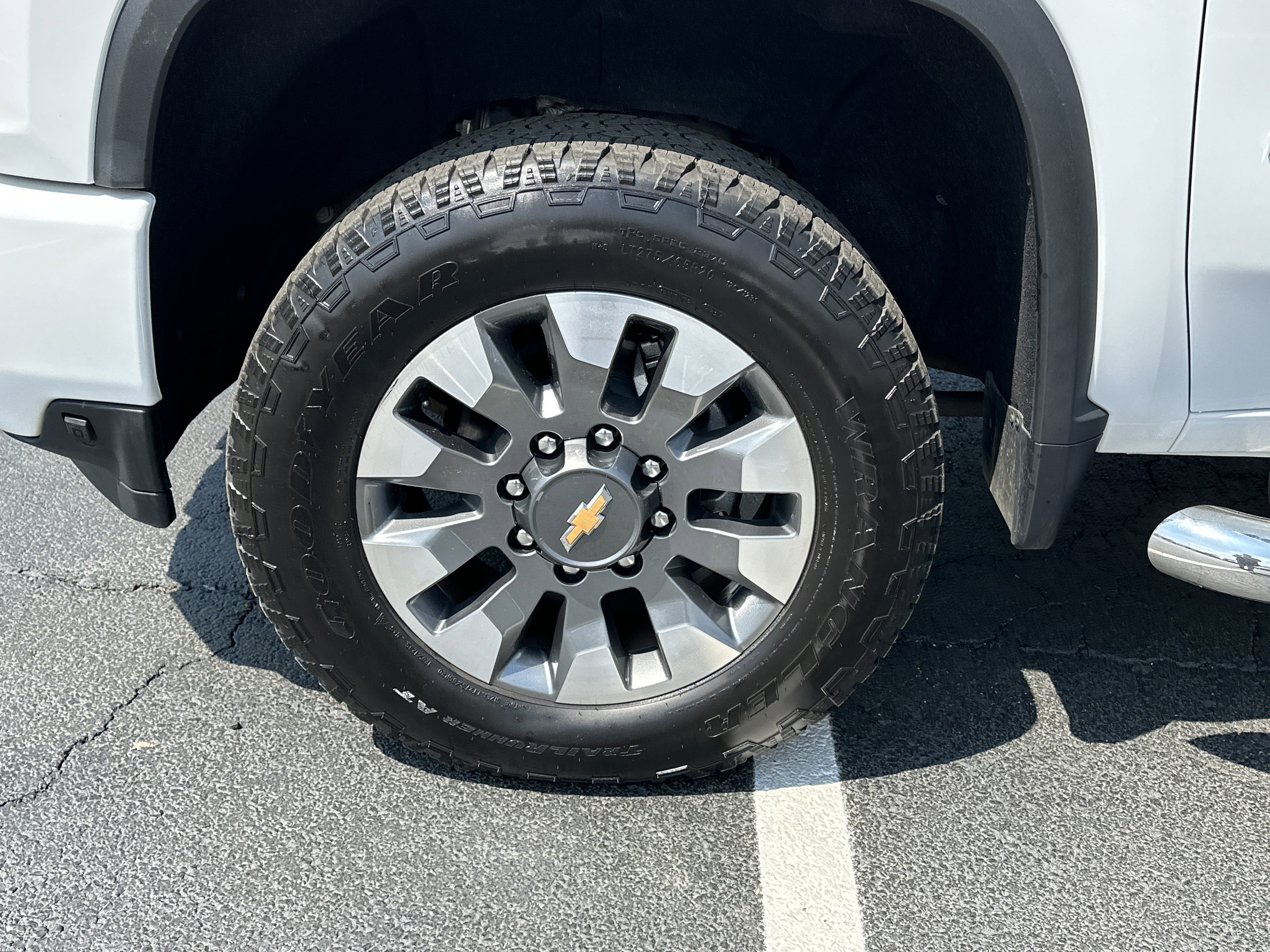 Used 2022 Chevrolet Silverado 2500 LT w/ Z71 Chrome Sport Edition image 11