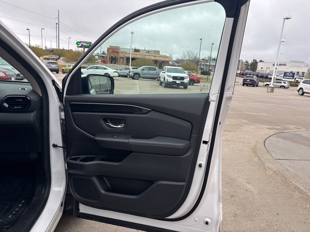 Certified 2025 Honda Pilot Elite image 28